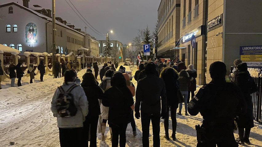 Strajk kobiet w Białymstoku przed siedzibą PiS. Manifestacja...