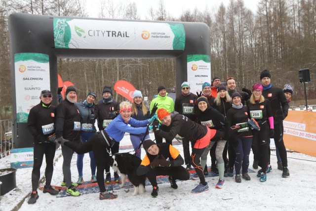 Biegacze w Katowicach nie przestraszyli się zimy i rywalizowali w biegu City Trail  Zobacz kolejne zdjęcia. Przesuwaj zdjęcia w prawo - naciśnij strzałkę lub przycisk NASTĘPNE