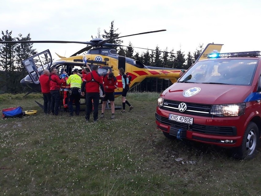 Przehyba. Goprowcy ratowali ciężko rannego rowerzystę. W akcji śmigłowiec LPR [ZDJĘCIA]