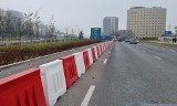 Na ulicy Zagnańskiej w Kielcach powstanie zawrotka? Nawet drogowcy tego nie wiedzą. Chociaż zjazd już wybudowali [ZDJĘCIA]