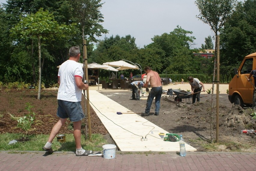 Caffe Plaża powstała w centrum Dąbrowy Górniczej, w parku...