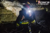 Pożar przy ulicy Bora Komorowskiego w Ełku. Strażaków powiadomili dziennikarze (zdjęcia)