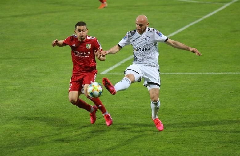 Legia Warszawa pokonała na wyjeździe 2:1 Miedź Legnica (na...