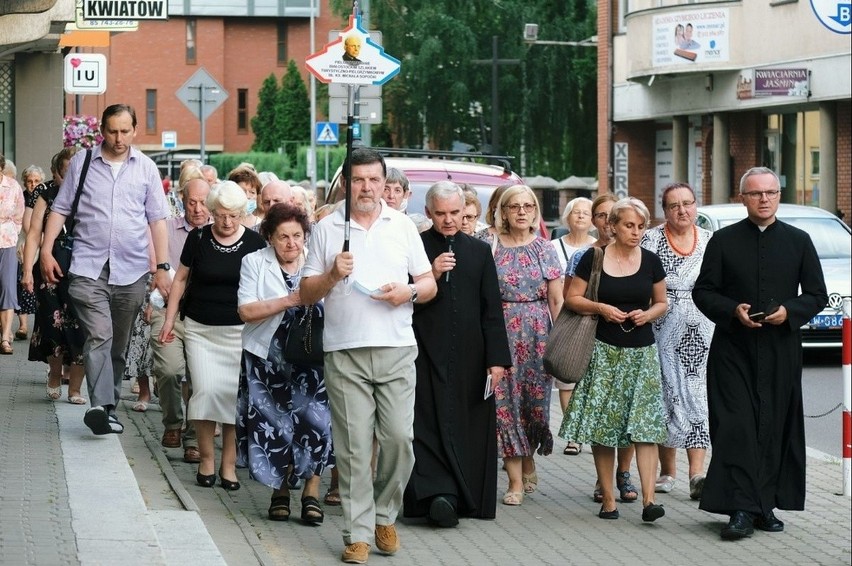 Czciciele Miłosierdzia Bożego rozpoczęli czwarty etap...