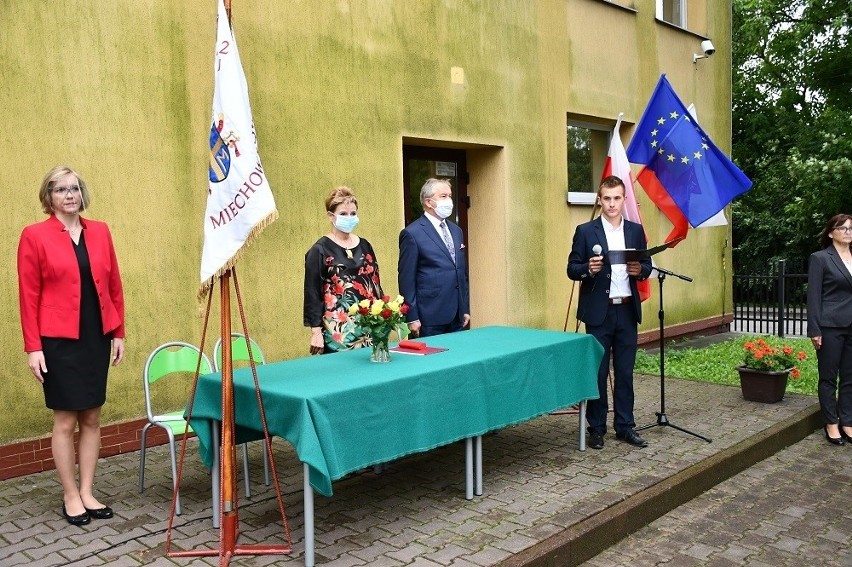 Miechów. Inauguracja roku szkolnego w Zespole Szkół nr 2