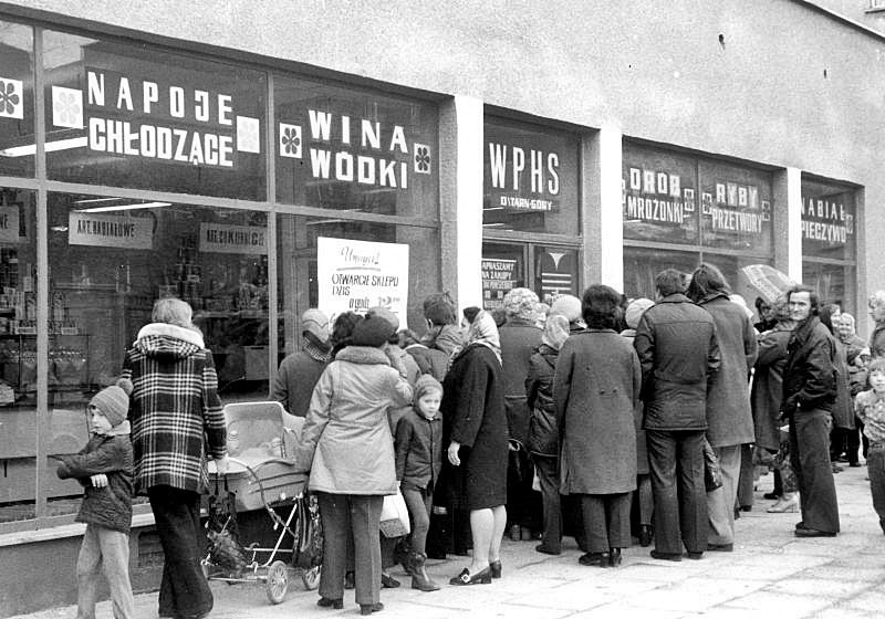 wi ta Bo ego Narodzenia W PRL Kolejki Puste P ki ycie Na Kartki wi-ta-bo-ego-narodzenia-w-prl-kolejki-puste-p-ki-ycie-na-kartki