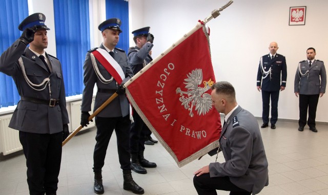 Dziś odbyła się uroczystość powołania insp. Tomasza Lubiejewskiego na komendanta policji w Grudziądzu. Aktu przekazania dokonał komendant wojewódzki  nadinsp. Piotr Leciejewski.  Na uroczystości byli obecni przedstawiciele władz samorządowych i jednostek mundurowych z terenu miasta i powiatu grudziądzkiego.