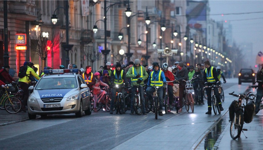 Kwietniowa Masa Krytyczna w Łodzi. Rowerzyści zachęcają do udziału najmłodszych [TRASA]