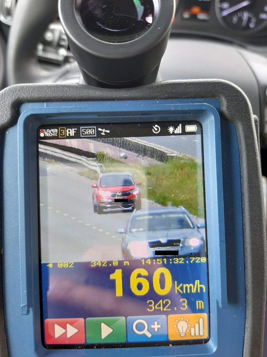 W długi weekend policja zatrzymała prawo jazdy 58 kierowcom. Rekordzista pędził 160 km/h