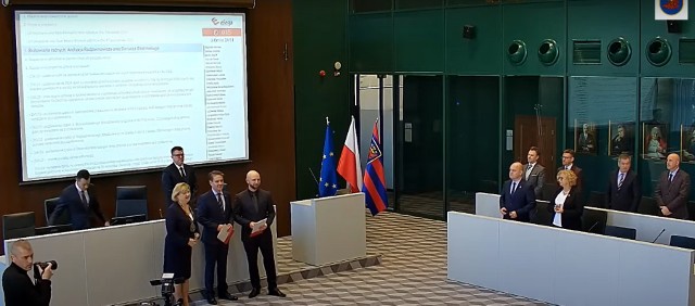 W wyborach parlamentarnych 15 października posłami zostało dwóch byłych już radnych Szczecina.