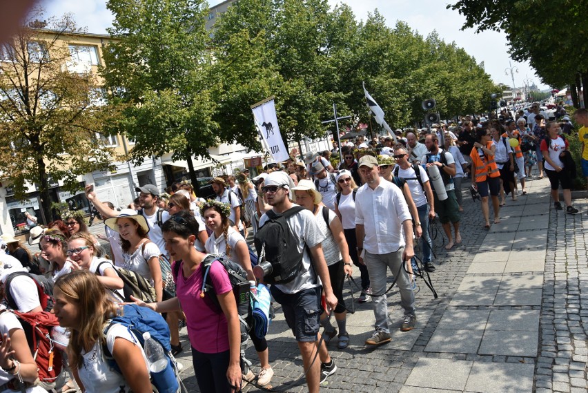 Pielgrzymka Dominikańska dotarła z Krakowa na Jasną Górę ZDJĘCIA Zmęczeni, ale bardzo radośni 