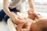 Obniżone napięcie mięśniowe u niemowląt – jak się objawia brak napięcia mięśniowego oraz jaki ma wpływ na dalszy rozwój dziecka?