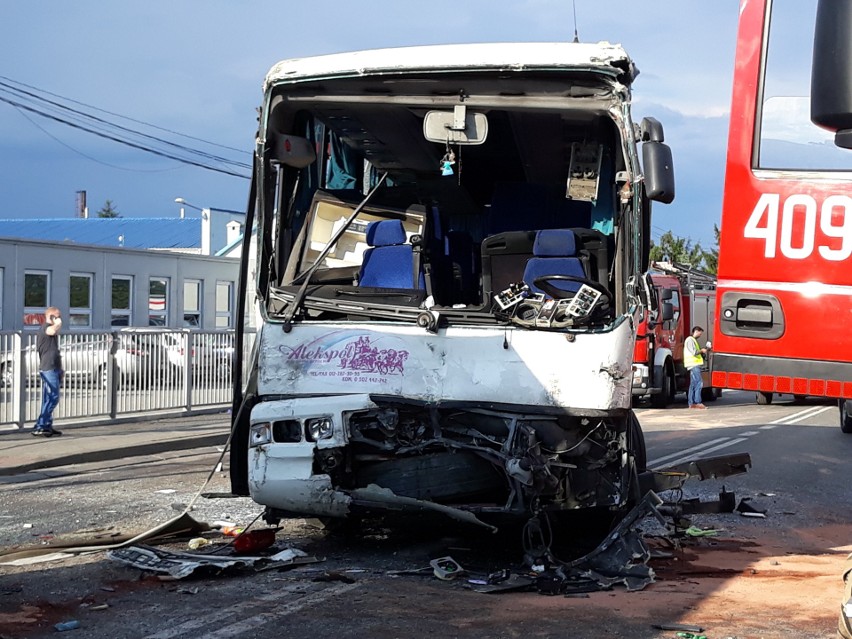 Wypadek miał miejsce tuż po godz. 16. W Ruścu zderzyły się...