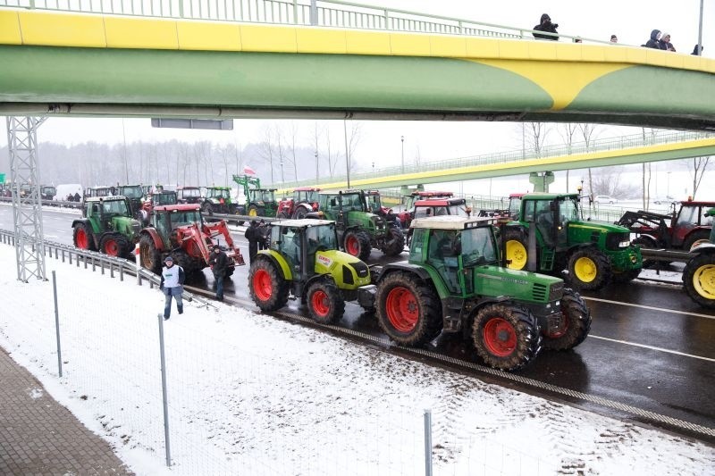 Rolnicy blokują krajową ósemkę w Porosłach