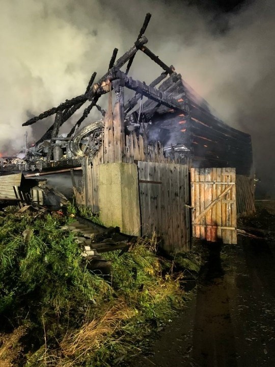 Więciórka. Spłonął budynek gospodarczy i dom. To kolejny pożar w ciągu jednej doby