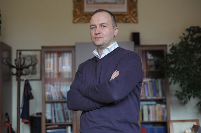 Dr. Marek Białokur, nauczyciel historii w III Liceum Ogólnokształcącym w Opolu i wykładowcą w Instytucie Historii na Uniwersytecie Opolskim.