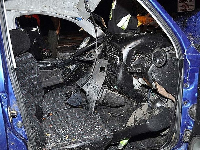 Śmiertelny wypadek w TrzebusceKierowca i drugi z podróżujących autem trafili do Szpitala Wojewódzkiego nr 2 w Rzeszowie. Wszyscy uczestnicy wypadku to młodzi mieszkańcy powiatu kolbuszowskiego.