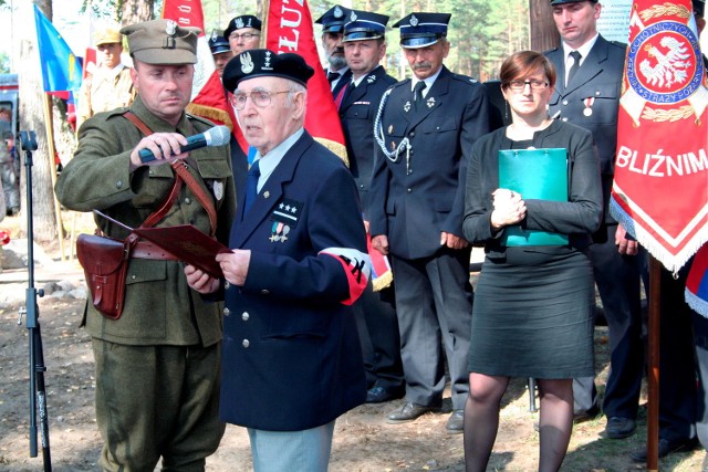 Por. Paweł  Puchalski, prezes Światowego Związku Żołnierzy AK w Grudziądzu wygłosił w Lipinkach wzruszające przemówienie.