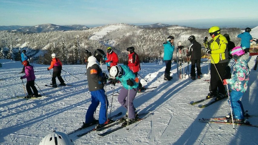 Sprawdź warunki narciarskie w Beskidach w sobotę 19...