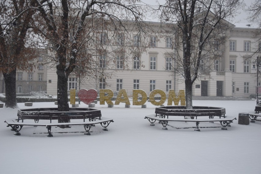 Piękne zimowe widoki w regionie radomskim na Waszych zdjęciach. Jest mnóstwo śniegu!