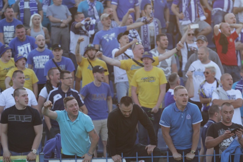 Ruch Chorzów - GKS Katowice 1:0. Tak cieszyli się kibice i piłkarze Niebieskich ZDJĘCIA