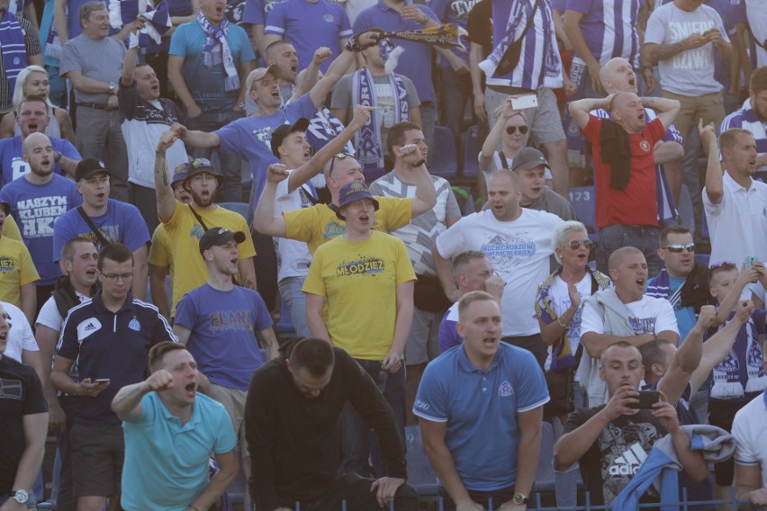 Ruch Chorzów - GKS Katowice 1:0. Tak cieszyli się kibice i piłkarze Niebieskich ZDJĘCIA