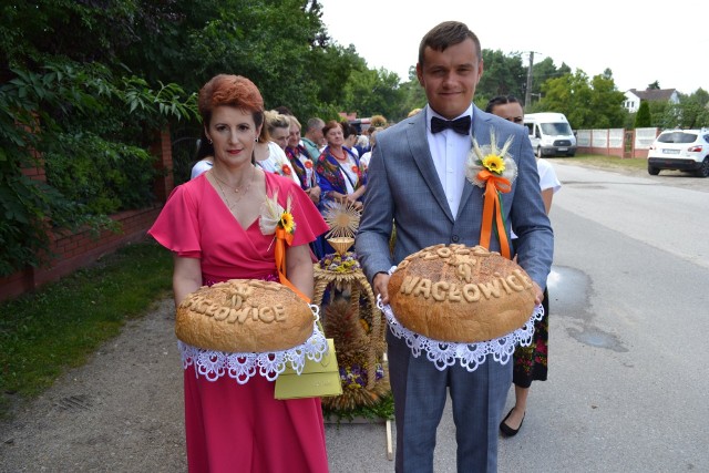 Starostami tegorocznych dożynek w Nagłowicach byli Joanna Struzik i Kamil Zawłocki. W dożynkach wzięło udział wielu mieszkańców i gości. Bawiono się prawie do białego rana. Więcej na kolejnych zdjęciach