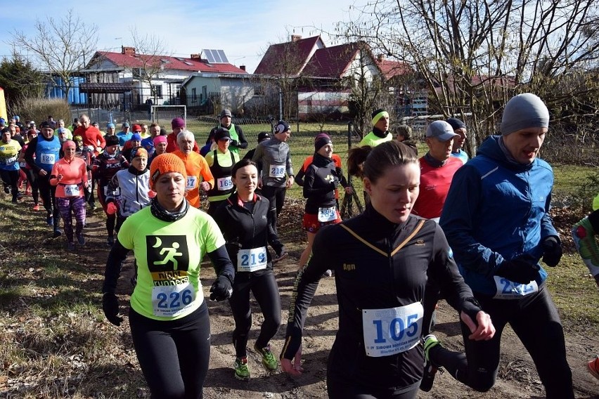 Zimowa zadyszka w Łodzierzy koło Miastka, czyli bieg na 10 kilometrów (zdjęcia)