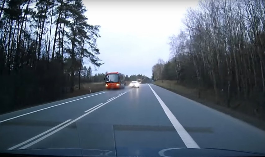 Stop agresji drogowej. Policja publikuje kompilację nagrań [wideo]