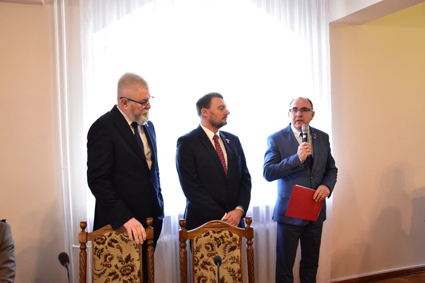 Podpisanie umowy partnerskiej między Barcinem (Polska,...