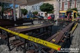 Brzesko. 35-latek pomazał ławki na Rynku w Brzesku lakierem, twierdził że chciał zamalować wulgaryzmy. Trafił na oddział psychiatryczny