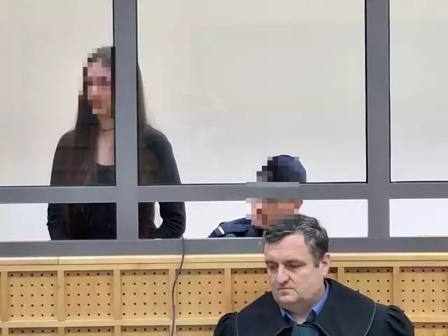 Czy Agnieszka K. zabiła autem w Bobrownikach pod Łowiczem swego chłopaka Bartłomieja M.? Proces w tej głośnej sprawie zaczął się w środę 17 kwietnia w Sądzie Okręgowym w Łodzi.
