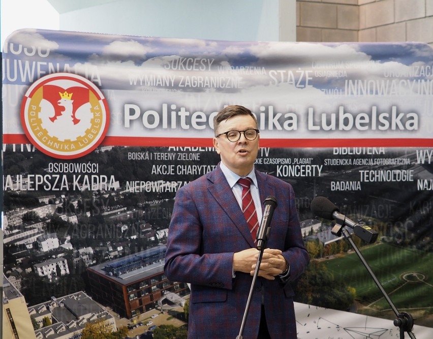 Politechnika Lubelska zaprezentowała największy we wschodniej Polsce tunel aerodynamiczny. Sprawdzili go żużlowcy Motoru Lublin. Zobacz