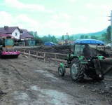 Kasinka Mała. Odcięci od świata migiem wybudowali most. Będzie rozebrany