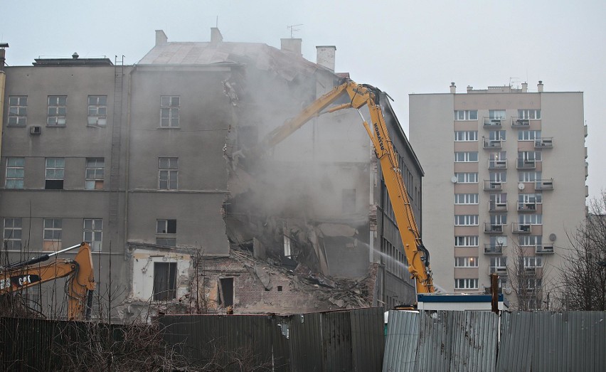 Kraków. Wyburzają budynek dawnego szpitala [GALERIA]