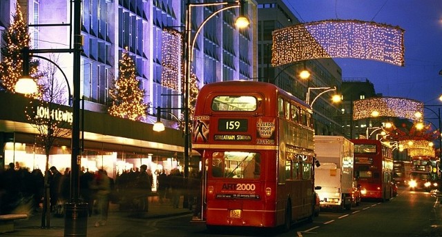 Oxford Street w Londynie w światecznych dekoracjach