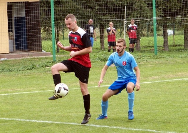 Start Pruchnik prowadzony przez byłego trenera Błękitnych, wysoko wygrał w Grzęsce (6:1).