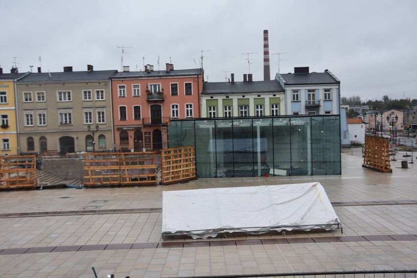  Rewitalizaja Starego Rynku W Częstochowie. Jest już szklany pawilon ZDJĘCIA i WIZUALIZACJA