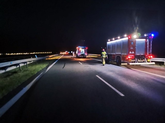 Na nic zdają się apele, by nie wsiadać za kierownicę po spożyciu alkoholu. Pijani kierowcy nadal powodują wiele wypadków i kolizji. Udaje się ich jednak zatrzymać.Fot. Policja