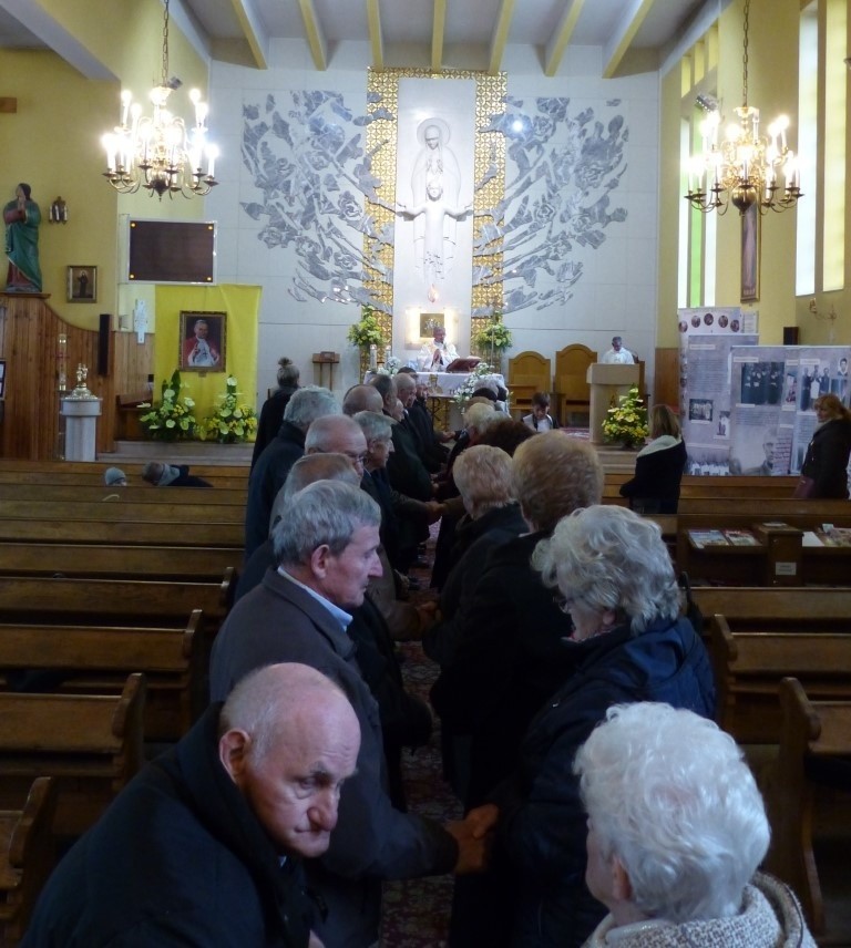 Złote gody w gminie Krasocin. Jubileusz 50 lat małżeństwa świętowało 21 par. Był ciekawy pokaz - zobacz (DUŻO ZDJĘĆ)