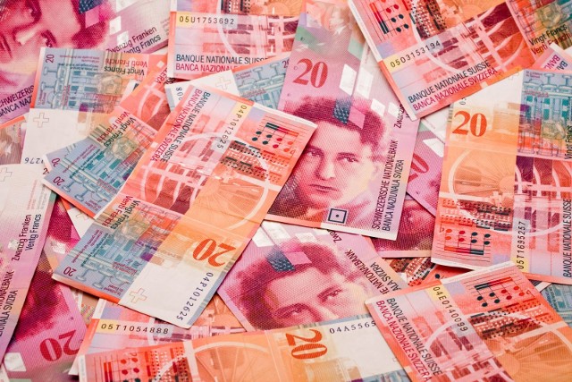 Kurs franka szwajcarskiego może przyprawić o zawrót głowyKurs franka szwajcarskiego może przyprawić o zawrót głowy