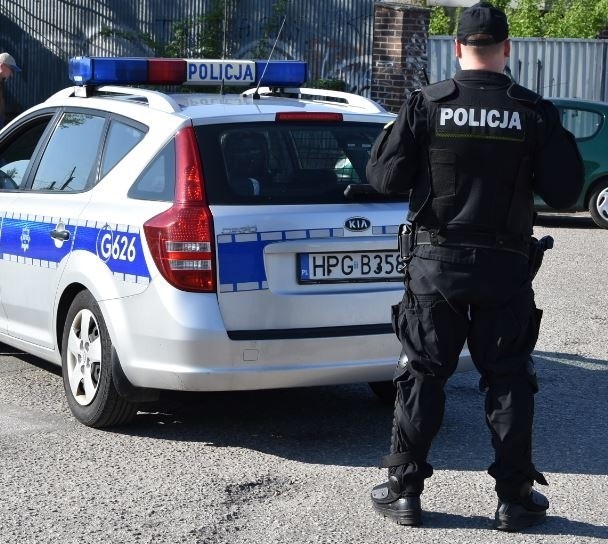 Policja wciąż poszukuje sprawcy zabójstwa 40-latka z Dąbrowy...