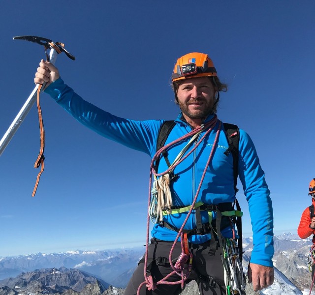 Andrzej Myrta, radomski alpinista po zdobyciu po raz drugi legendarnej góry alpejskiej Matternhorn, w swoim dorobku ma też zdobycie trudnych szczytów w Azji.