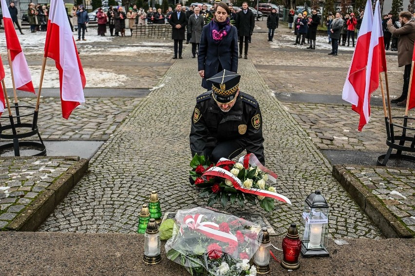 Gdańsk upamiętnił ofiary stanu wojennego. Dziś przypada 42....