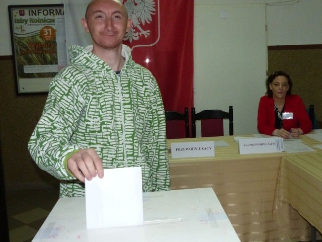 Pan Mateusz swój głos oddał w niedzielne popołudnie w lokalu wyborczym w Urzędzie Miasta w Suchedniowie.