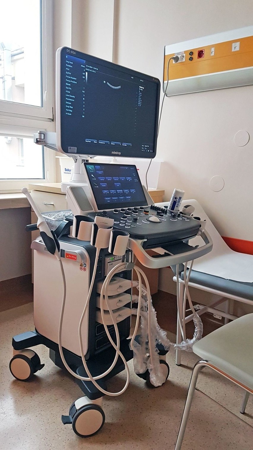 Nowoczesny sprzęt w buskim szpitalu za prawie milion złotych. Kupiono cyfrowy aparat rentgenowski i aparat ginekologiczny USG (ZDJĘCIA)
