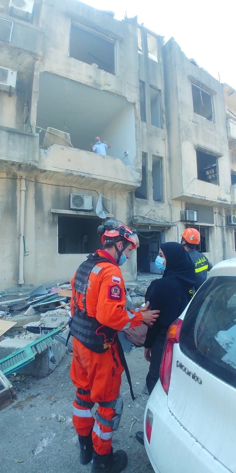 Strażacy z Łodzi wrócili z Bejrutu. Po wybuchu pomagali przeszukiwać ruiny ZDJĘCIA BEJRUTU FILM Z CHWILI WYBUCHU