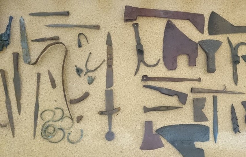 Ścigali handlarzy bronią, znaleźli cmentarzysko sprzed 1500 lat (zdjęcia, wideo)