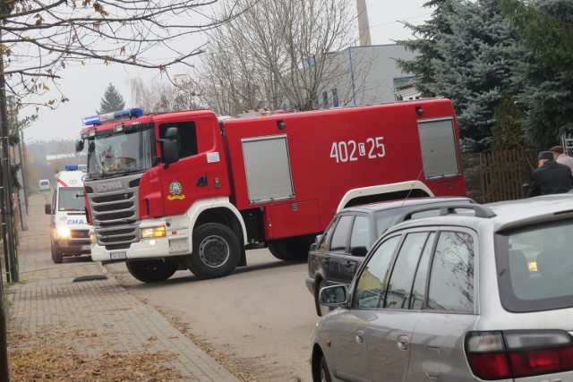 Dojazd do Urzędu Skarbowego blokował samochód strażacki, w pogotowiu byli także ratownicy medyczni