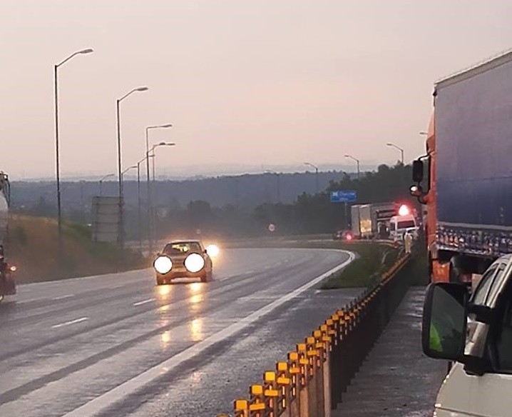 Wypadek na autostradzie A4 w Rudzie Śląskiej. Zderzyła się osobówka z ciężarówką